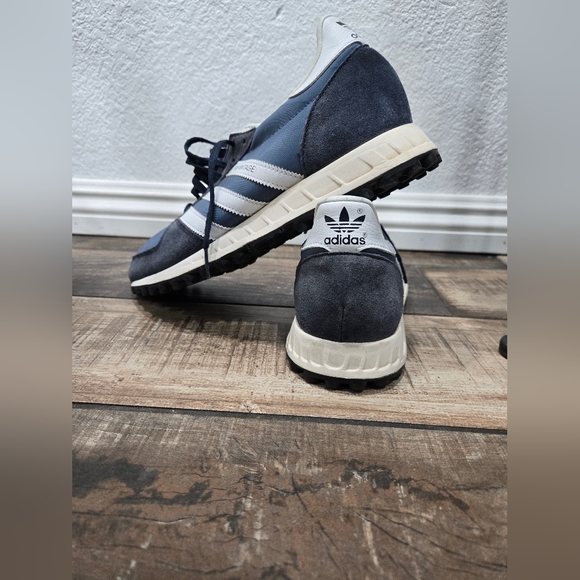 Adidas - Picture 5 of 7